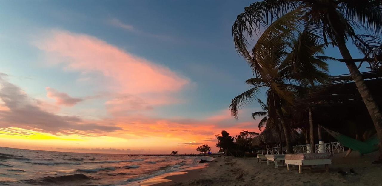 Mar Amar Casa De Playa Hotel Coveñas Екстериор снимка
